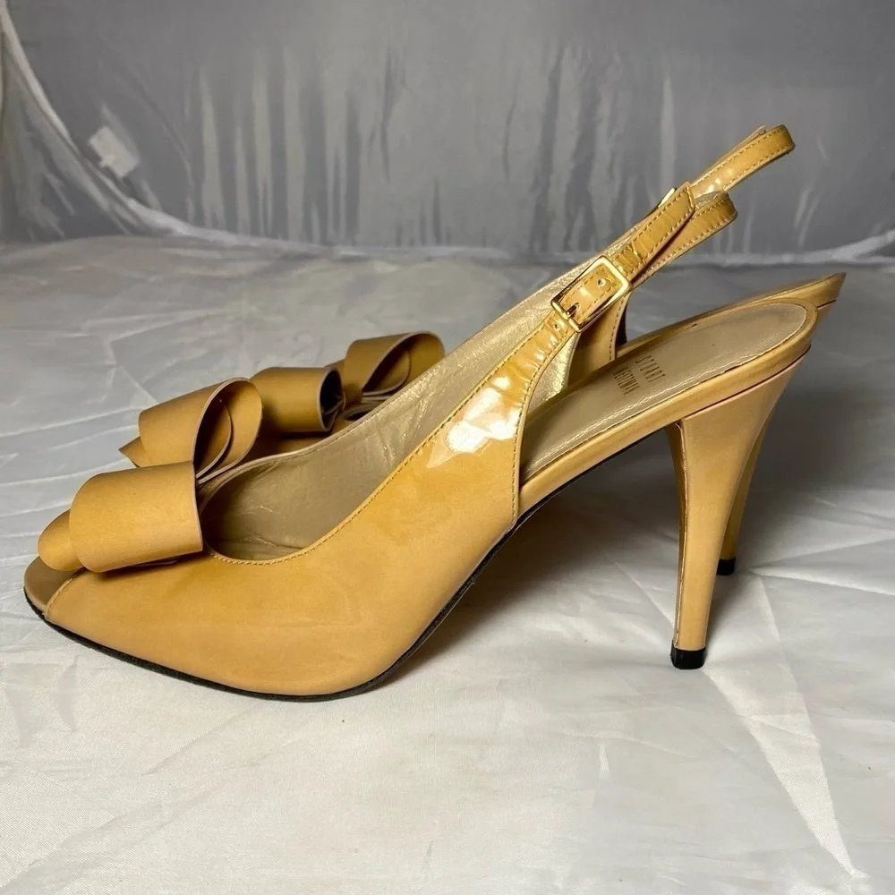 Stuart Weitzman patent leather sling back peep toe heels with bow size 9
